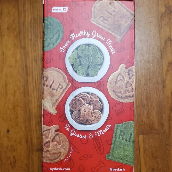 Dog Treat Maker Halloween Theme 🎃 - Picture 6 of 7